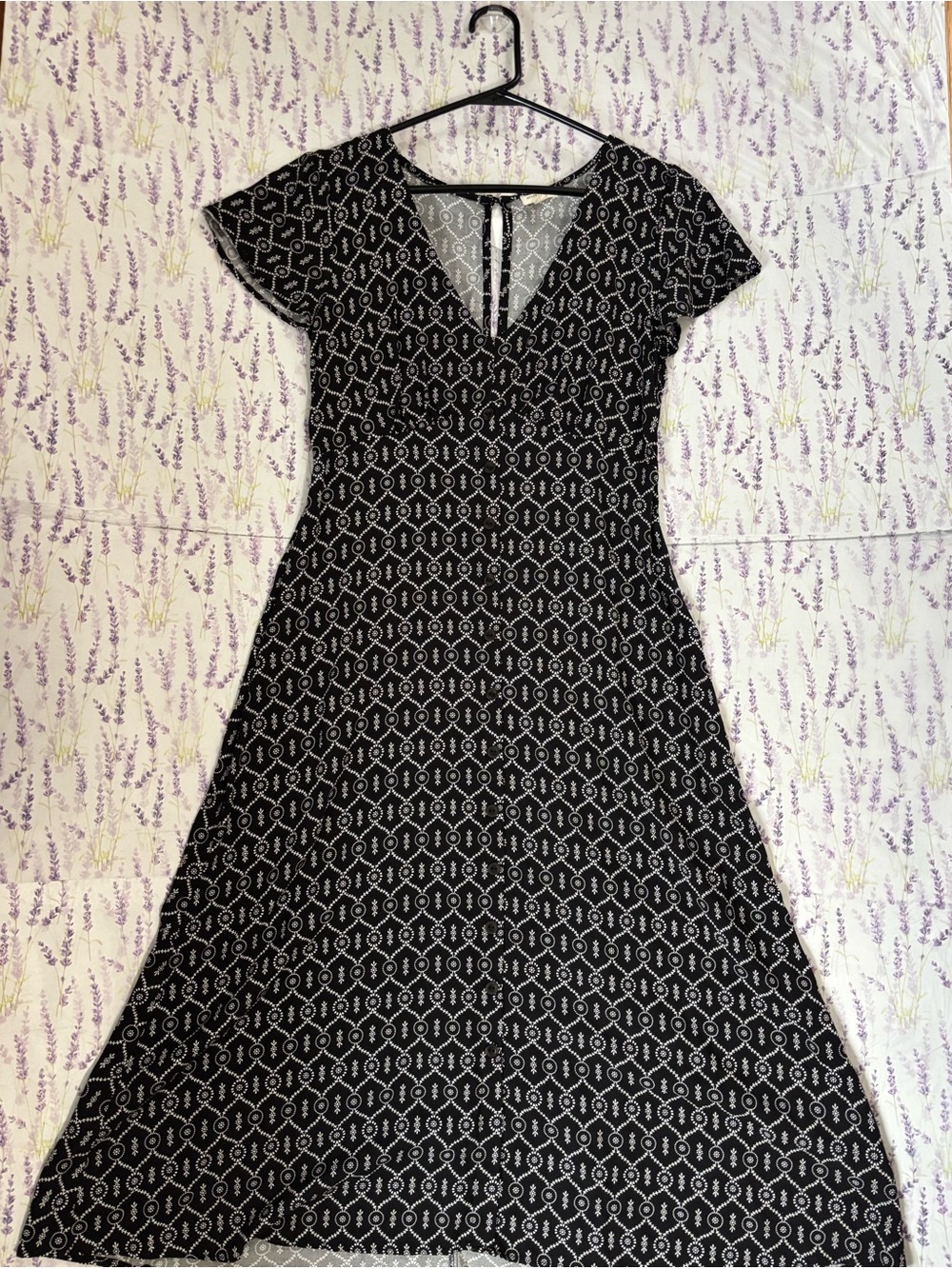 Women's Black Geometric Midi Dress with V-Notch